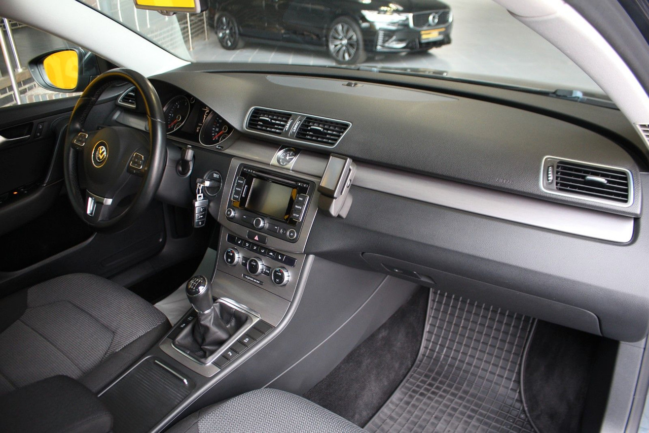 Volkswagen Passat Comfortline BlueMotion Navi PDC - Sedan: billede 5 Volkswagen Passat Comfortline BlueMotion Navi PDC - Sedan: billede 5