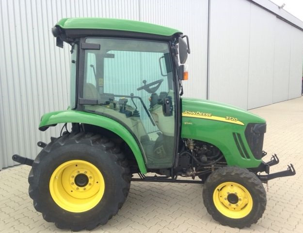 JOHN DEERE 3720 - Traktor: billede 2 JOHN DEERE 3720 - Traktor: billede 2