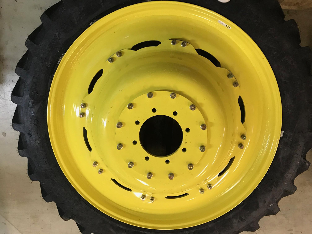 John Deere premium tillage wheel sets - Komplet hjul for Landbrugsmaskine: billede 1 John Deere premium tillage wheel sets - Komplet hjul for Landbrugsmaskine: billede 1