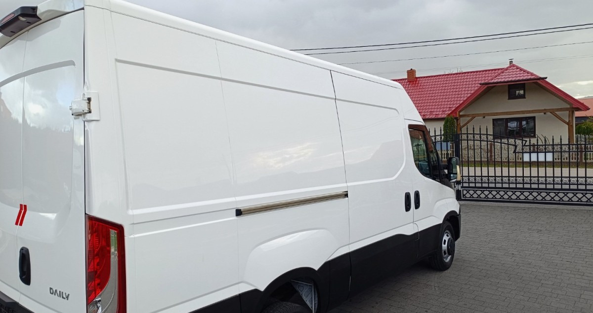 Varevogn Iveco Daily 35C13 Blaszak L3H2 na bliźniakach VAT 23: billede 12 Varevogn Iveco Daily 35C13 Blaszak L3H2 na bliźniakach VAT 23: billede 12
