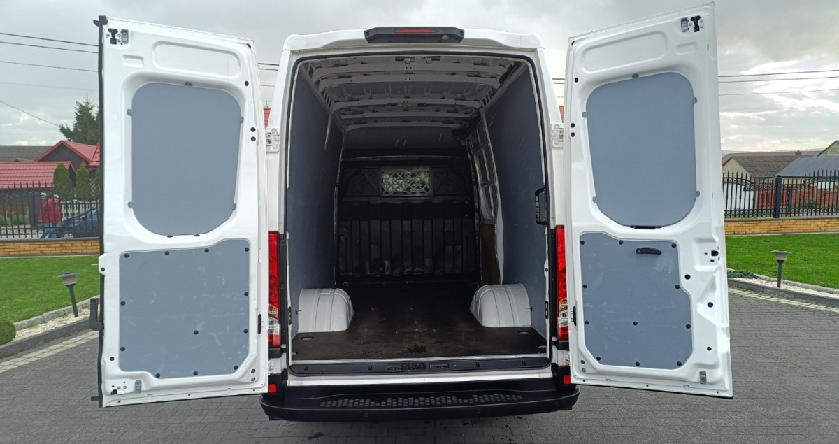 Varevogn Iveco Daily 35C13 Blaszak L3H2 na bliźniakach VAT 23: billede 16 Varevogn Iveco Daily 35C13 Blaszak L3H2 na bliźniakach VAT 23: billede 16