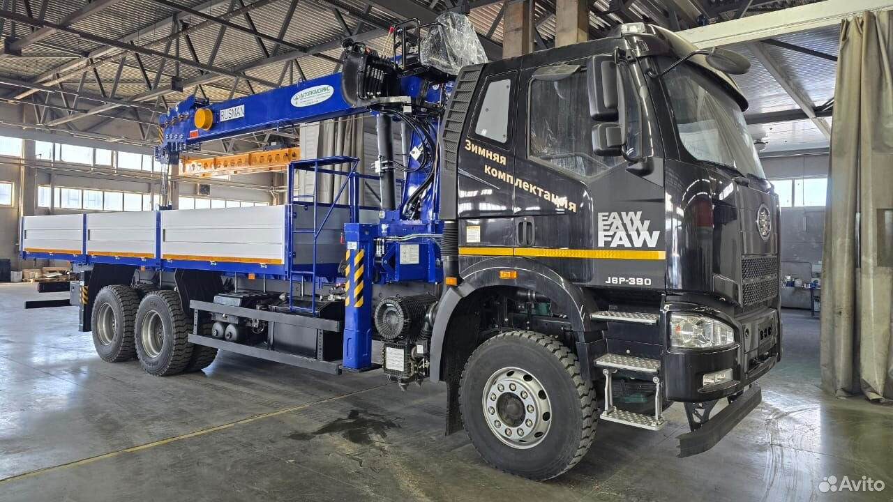 Ny Lastbil med lad, Lastbil med kran FAW J6P: billede 1