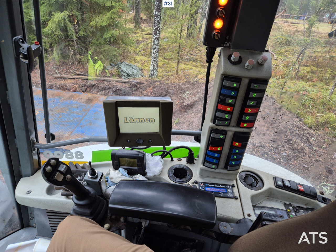 Lännen 8800E Kaivurikuormaaja - Gravelæssemaskine: billede 4 Lännen 8800E Kaivurikuormaaja - Gravelæssemaskine: billede 4