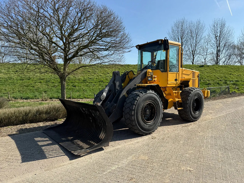 Volvo L70D - Gummihjulslæsser: billede 1 Volvo L70D - Gummihjulslæsser: billede 1