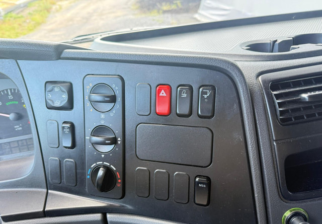 Lastbil varevogn Mercedes-BenzAtego kaappi + perälauta: billede 18