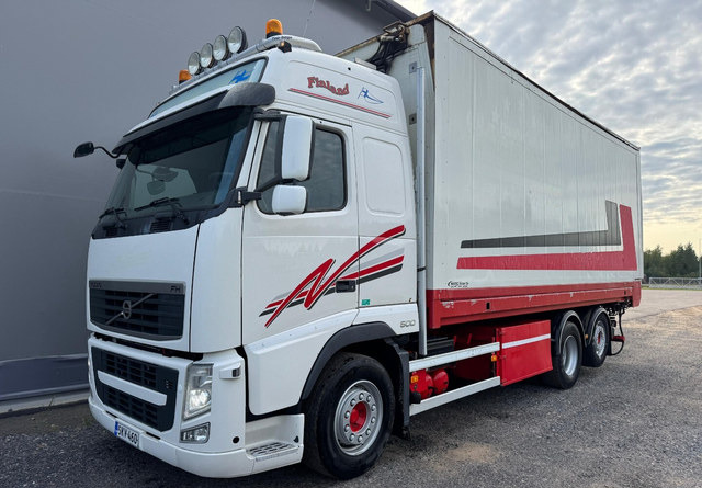 VolvoFH13 500 6x2 Rahtikaappi - Lastbil varevogn: billede 1 VolvoFH13 500 6x2 Rahtikaappi - Lastbil varevogn: billede 1