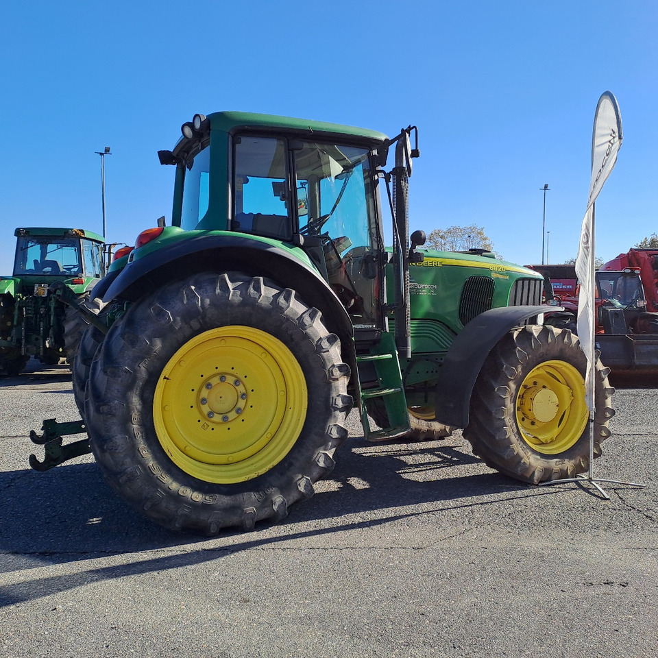 JOHN DEERE 6820 - Traktor: billede 2 JOHN DEERE 6820 - Traktor: billede 2