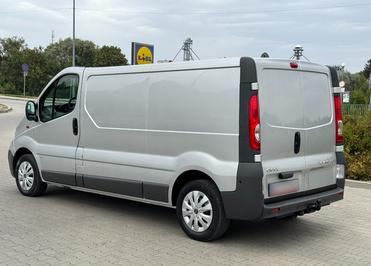Opel Vivaro 2.0 DCI 115KM 2013 Rok SERWISOWANY Bezwypadkowy Super Stan - Varevogn: billede 2 Opel Vivaro 2.0 DCI 115KM 2013 Rok SERWISOWANY Bezwypadkowy Super Stan - Varevogn: billede 2