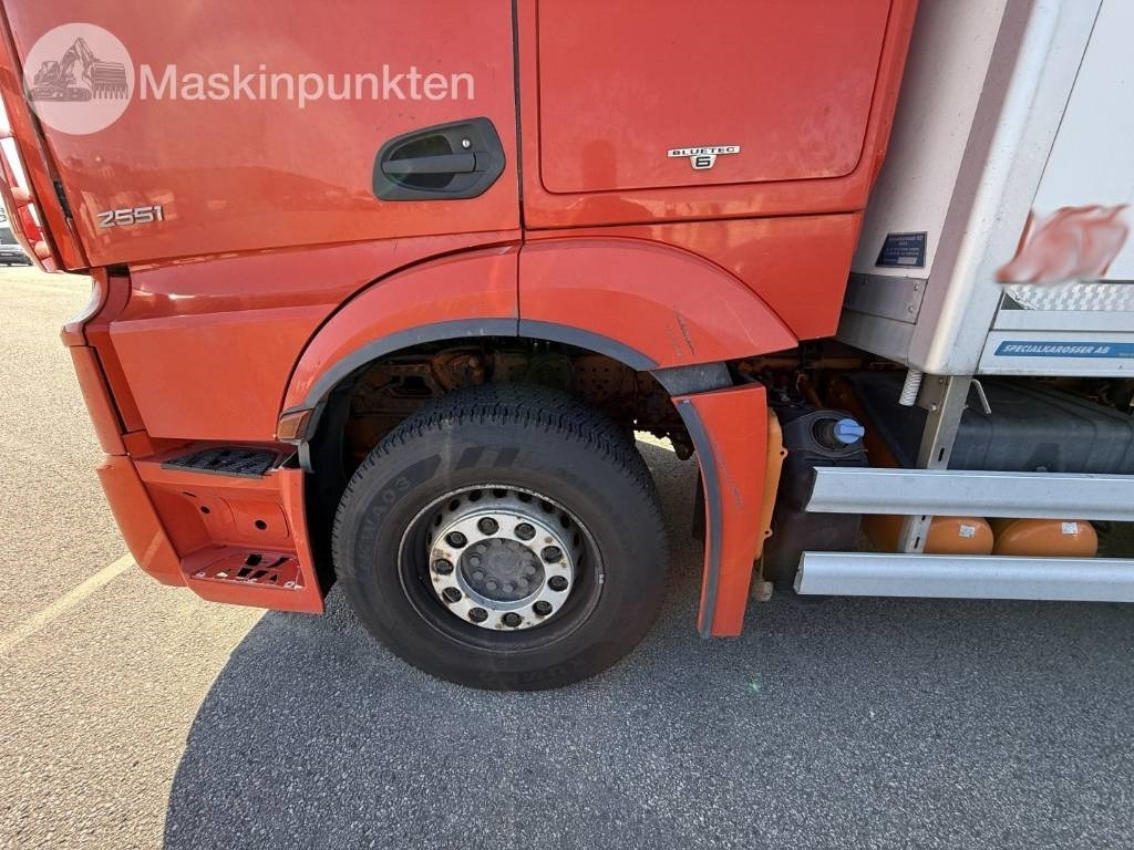 Kølevogn lastbil Mercedes-Benz Actros 2551: billede 9 Kølevogn lastbil Mercedes-Benz Actros 2551: billede 9