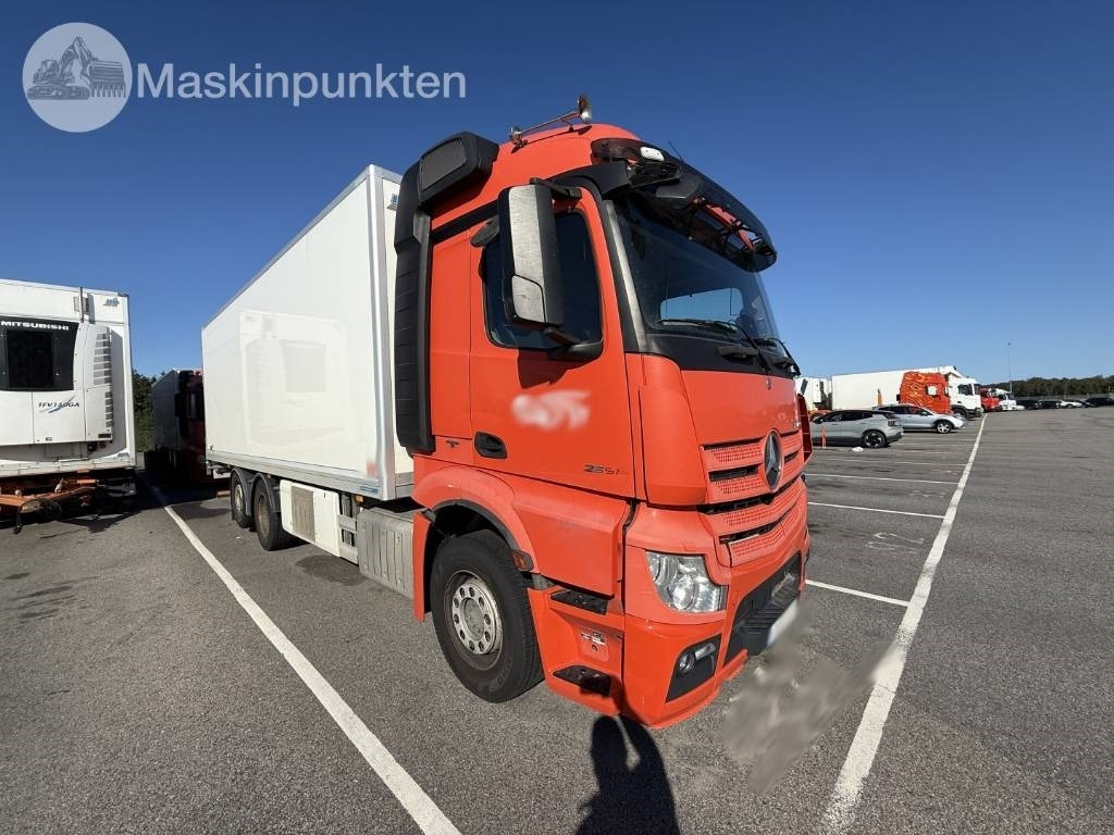 Mercedes-Benz Actros 2551 - Kølevogn lastbil: billede 3 Mercedes-Benz Actros 2551 - Kølevogn lastbil: billede 3