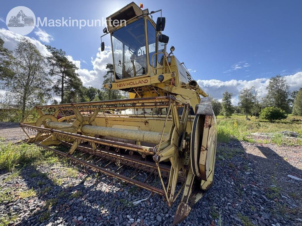 New Holland 1530 - Mejetærsker: billede 1 New Holland 1530 - Mejetærsker: billede 1