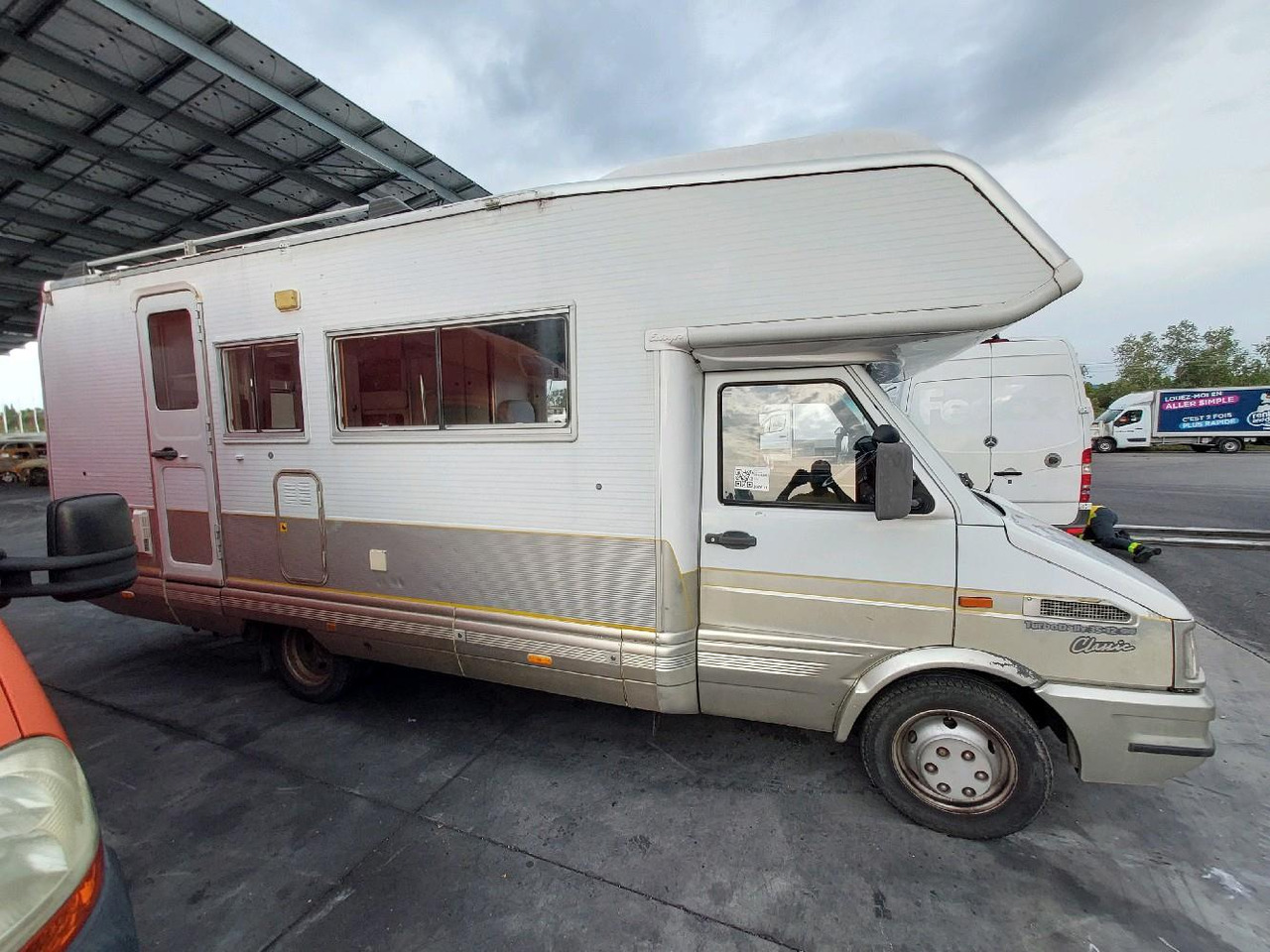 IVECO LAIKA 35.12 CAMPING 122 - Autocamper med alkove: billede 3 IVECO LAIKA 35.12 CAMPING 122 - Autocamper med alkove: billede 3
