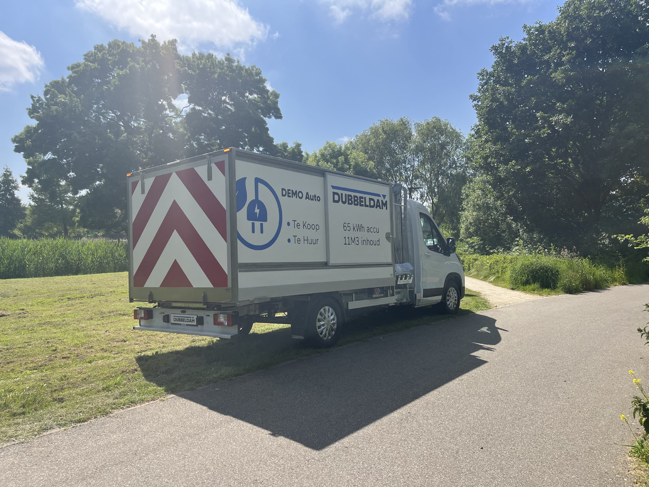 Maxus Delivery9 veegvuil zijbelader - Ladbil med tip, El-varebil: billede 4 Maxus Delivery9 veegvuil zijbelader - Ladbil med tip, El-varebil: billede 4
