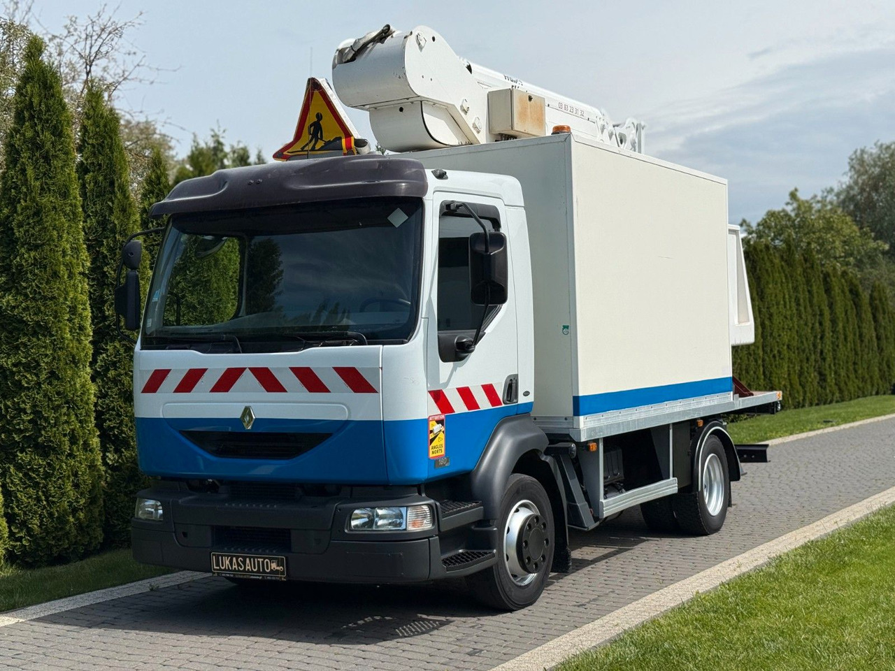 Lastbil med mandskabslift Renault MIDLUM 180 LIFT 18 M FRANCE ELEVATEUR: billede 1