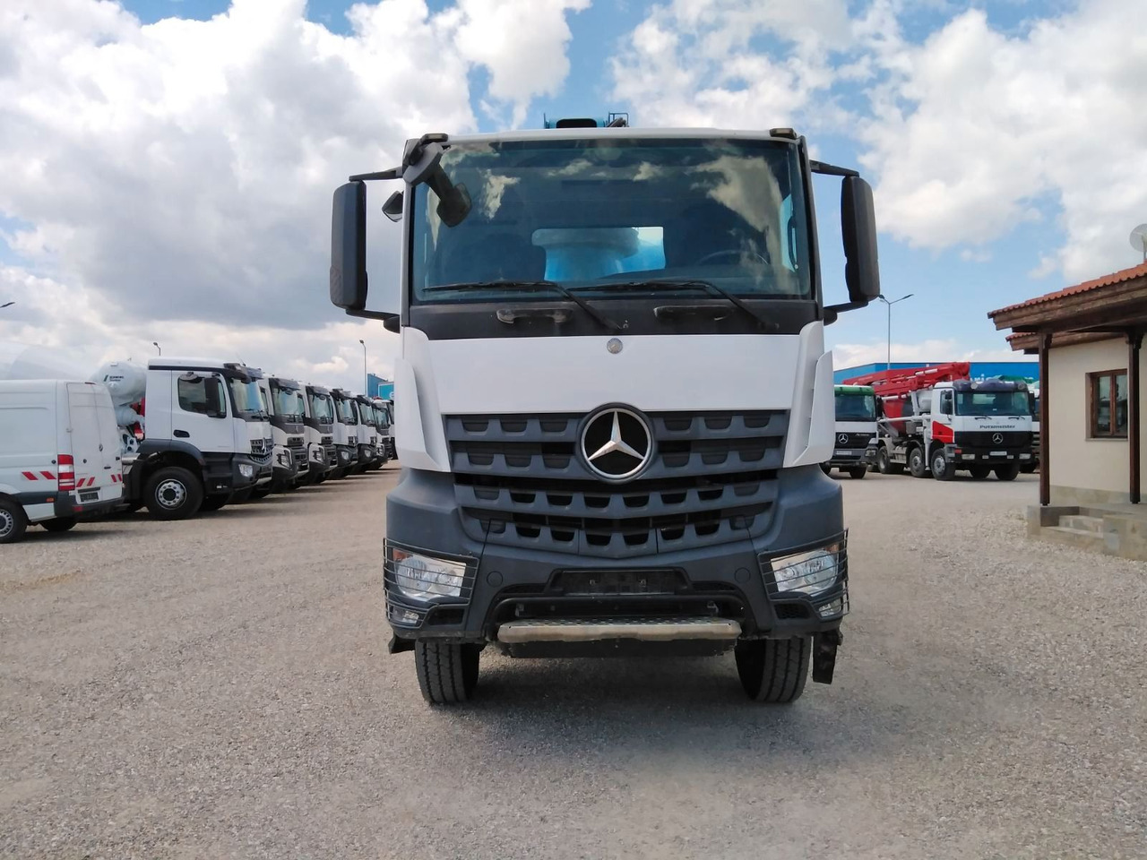 Mercedes-Benz AROCS 4140 CIFA MAGNUM MK28.4L 8X6 - Betonbil med pumpe: billede 2 Mercedes-Benz AROCS 4140 CIFA MAGNUM MK28.4L 8X6 - Betonbil med pumpe: billede 2