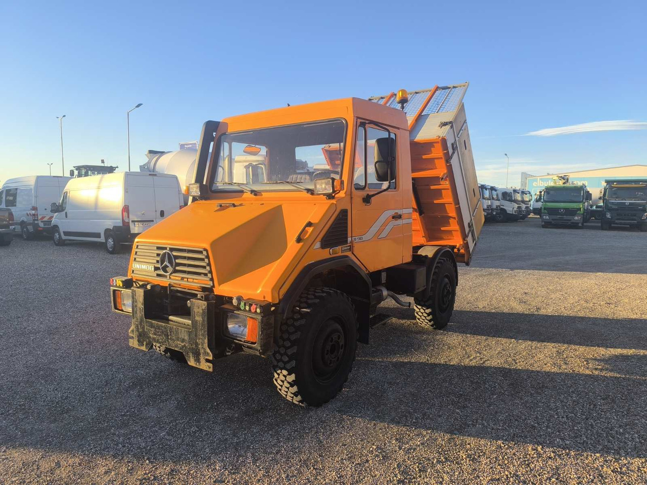 UNIMOG U90 - Tipvogn lastbil: billede 3 UNIMOG U90 - Tipvogn lastbil: billede 3