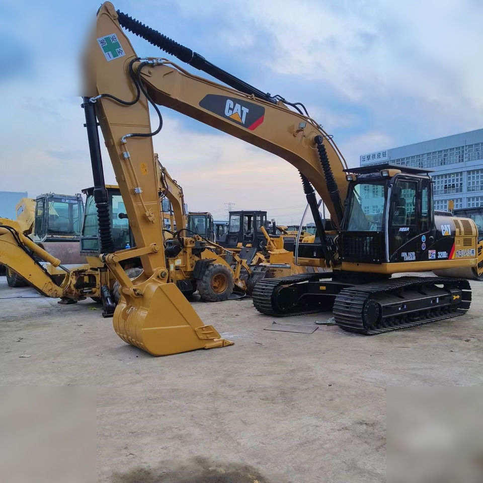 CATERPILLAR 320D2 - Bæltegravemaskine: billede 2 CATERPILLAR 320D2 - Bæltegravemaskine: billede 2
