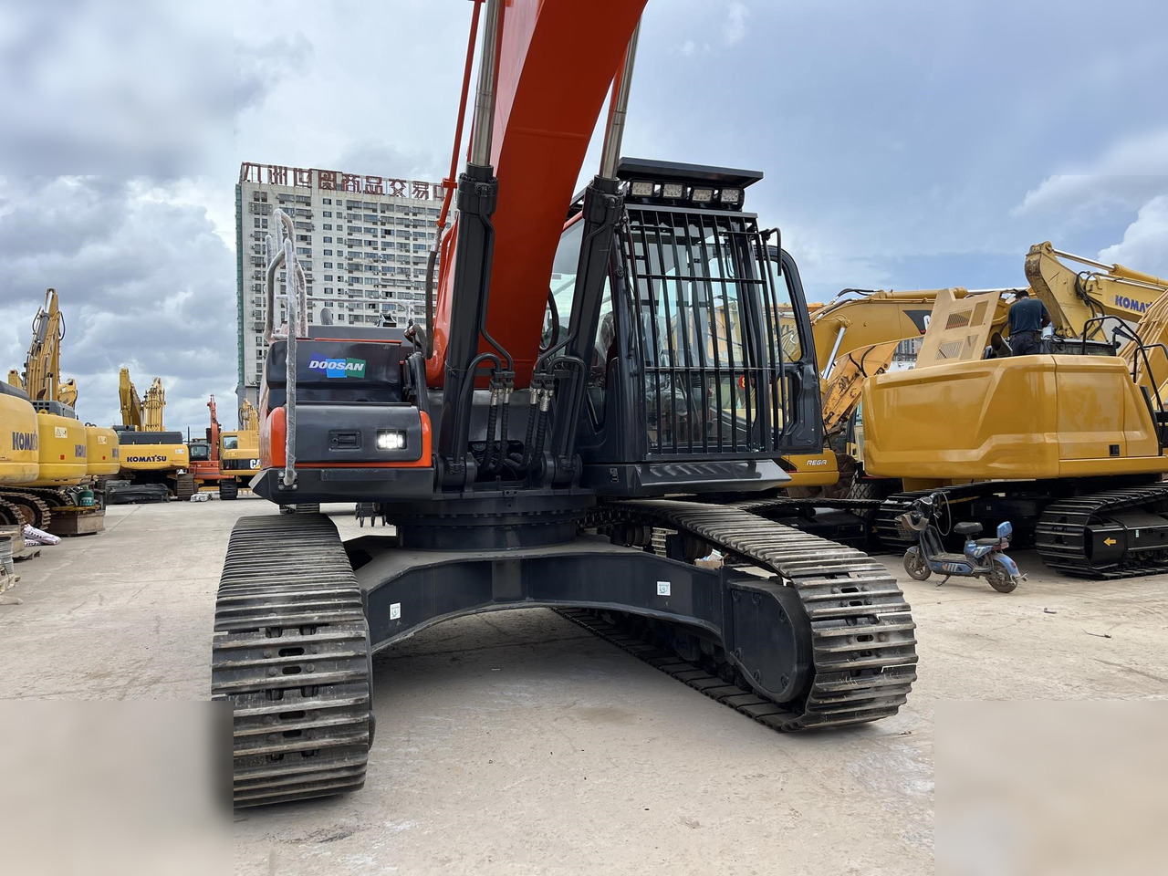 DOOSAN DX340 LCA - Bæltegravemaskine: billede 2 DOOSAN DX340 LCA - Bæltegravemaskine: billede 2