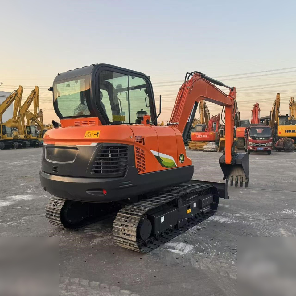 DOOSAN DX60E-10N - Bæltegravemaskine: billede 2 DOOSAN DX60E-10N - Bæltegravemaskine: billede 2