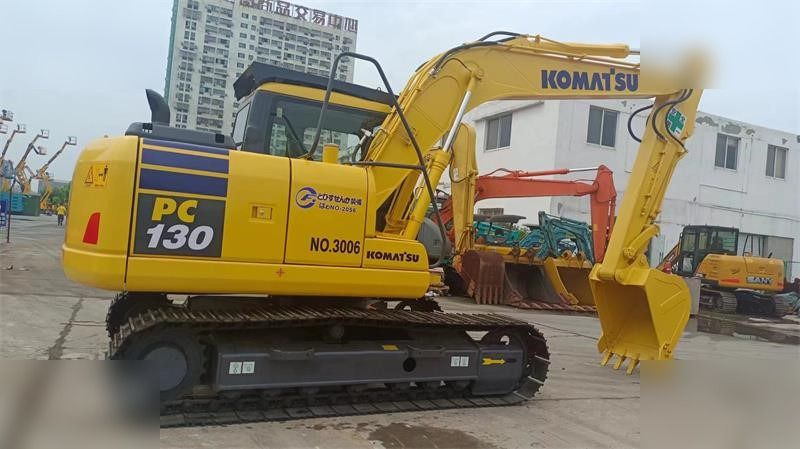 KOMATSU PC130-7 - Bæltegravemaskine: billede 2 KOMATSU PC130-7 - Bæltegravemaskine: billede 2