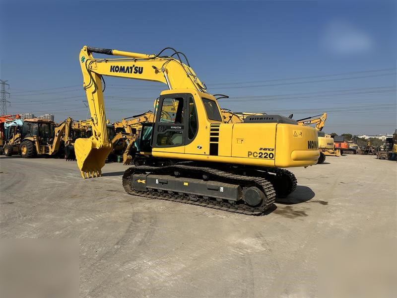 KOMATSU PC220-6 - Bæltegravemaskine: billede 1 KOMATSU PC220-6 - Bæltegravemaskine: billede 1