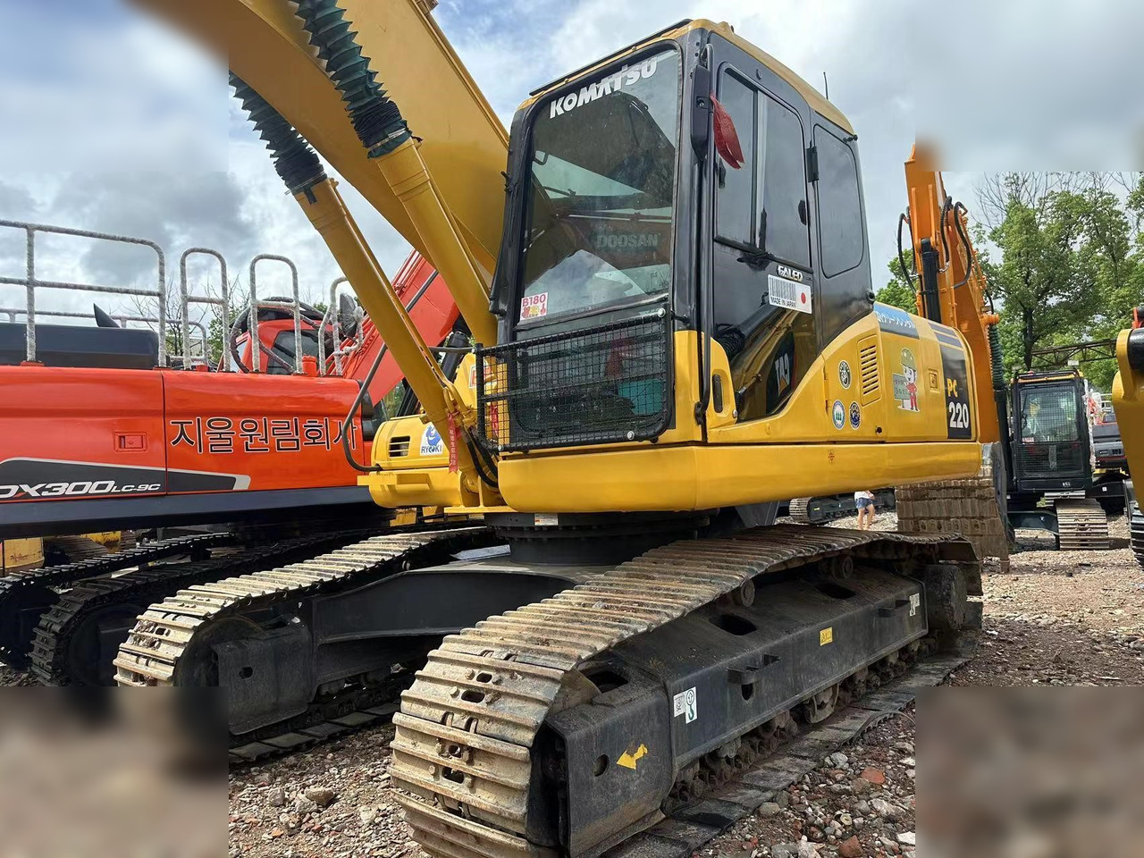 KOMATSU PC220-7 - Bæltegravemaskine: billede 3 KOMATSU PC220-7 - Bæltegravemaskine: billede 3