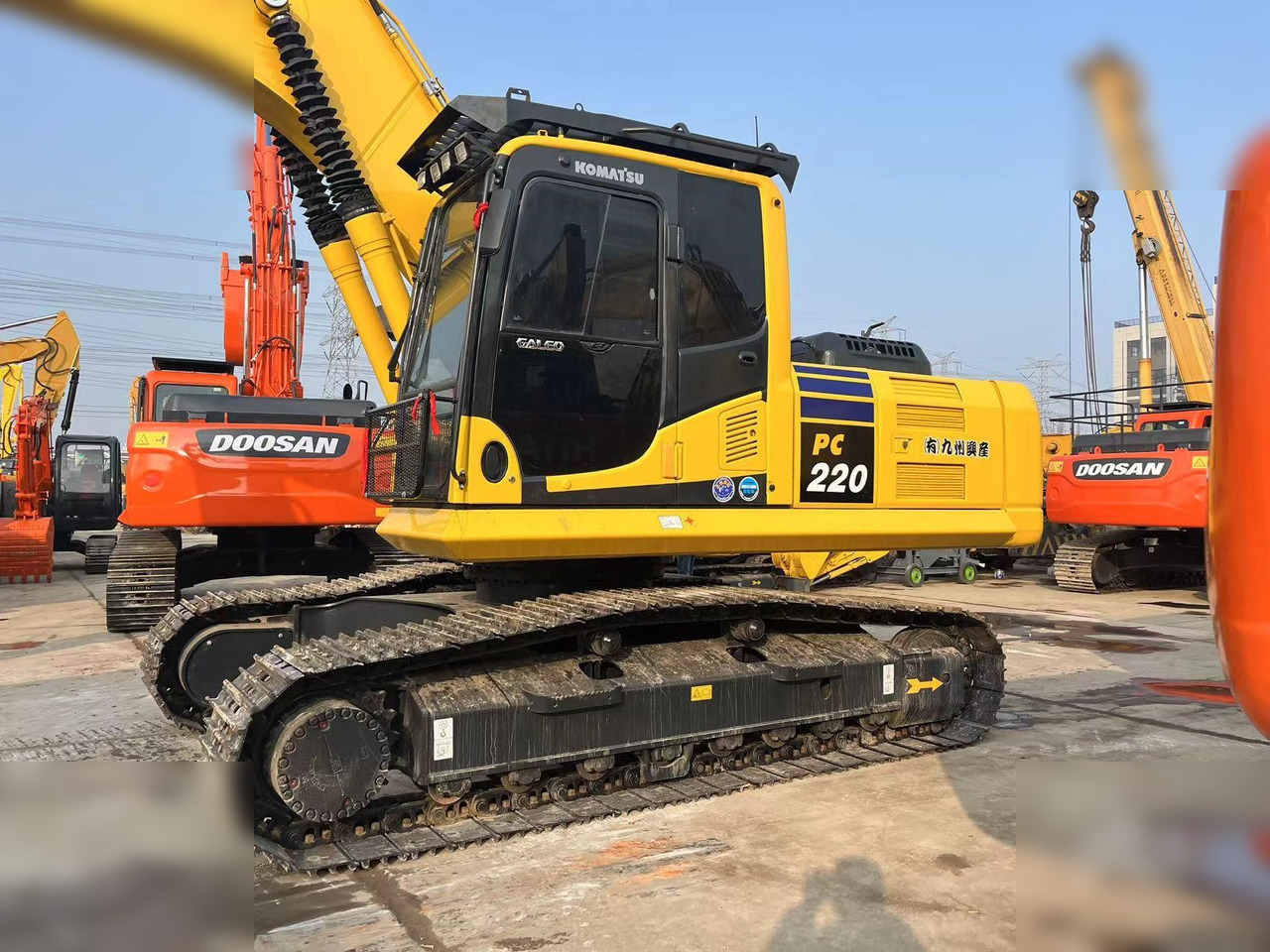 KOMATSU PC220-8M0 - Bæltegravemaskine: billede 3 KOMATSU PC220-8M0 - Bæltegravemaskine: billede 3