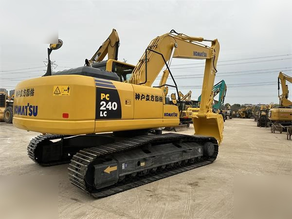 KOMATSU PC240 LC-8 - Bæltegravemaskine: billede 2 KOMATSU PC240 LC-8 - Bæltegravemaskine: billede 2