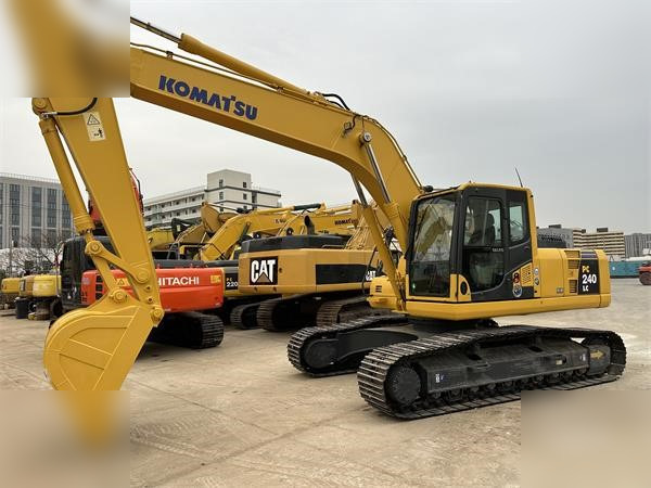 KOMATSU PC240 LC-8 - Bæltegravemaskine: billede 3 KOMATSU PC240 LC-8 - Bæltegravemaskine: billede 3