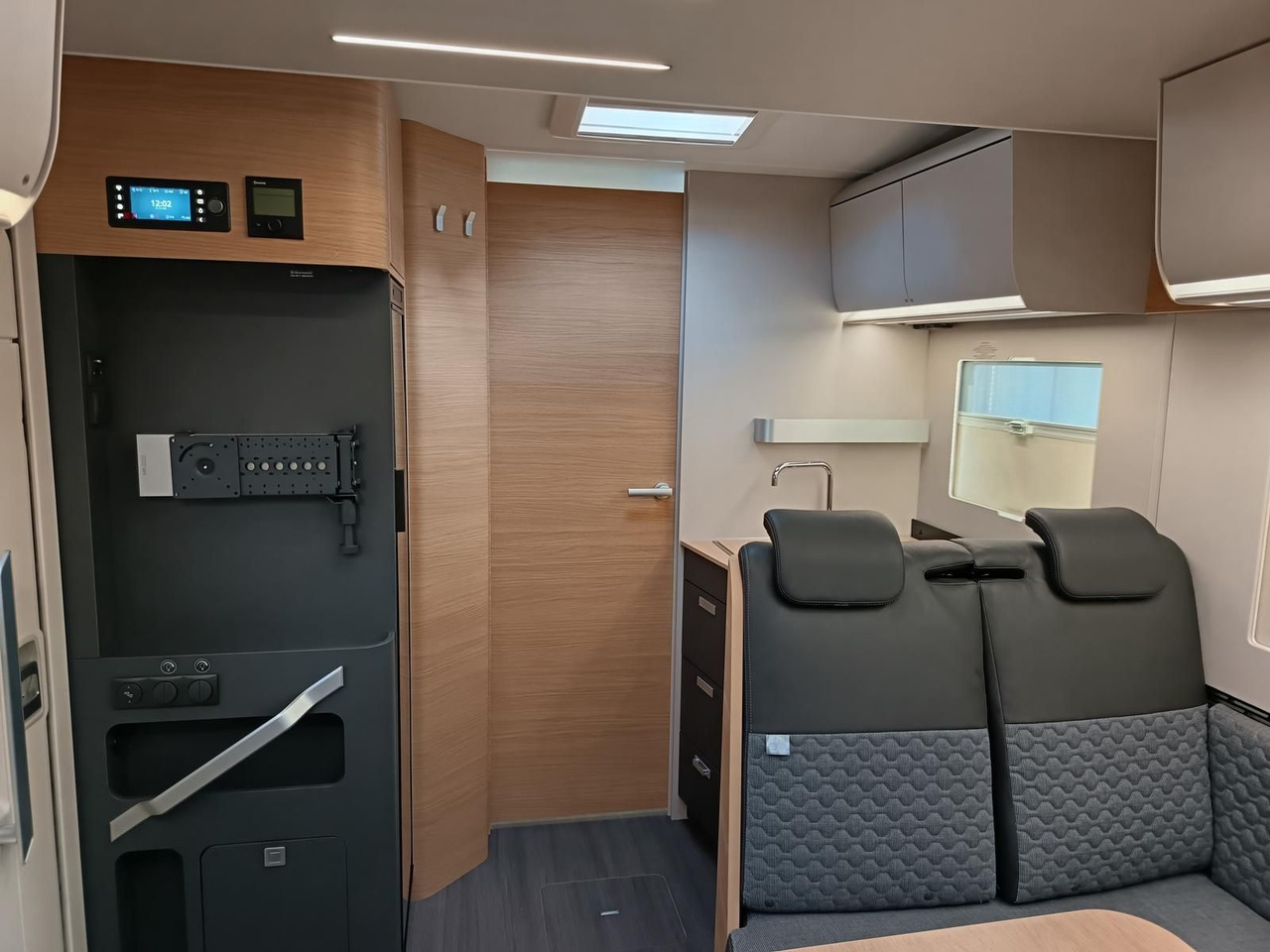 Delintegreret autocamper Adria Matrix 60Y 670 SL 4,4t*JUBILEE*MARKISE*LED*NAVI*: billede 13 Delintegreret autocamper Adria Matrix 60Y 670 SL 4,4t*JUBILEE*MARKISE*LED*NAVI*: billede 13