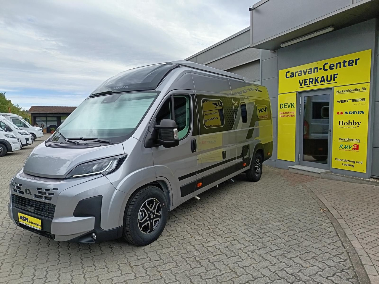 Adria Twin "60Y" 640 SGX 4,25MAXI*JUBILEE*AUFSTELLDACH - Camper van: billede 3 Adria Twin "60Y" 640 SGX 4,25MAXI*JUBILEE*AUFSTELLDACH - Camper van: billede 3