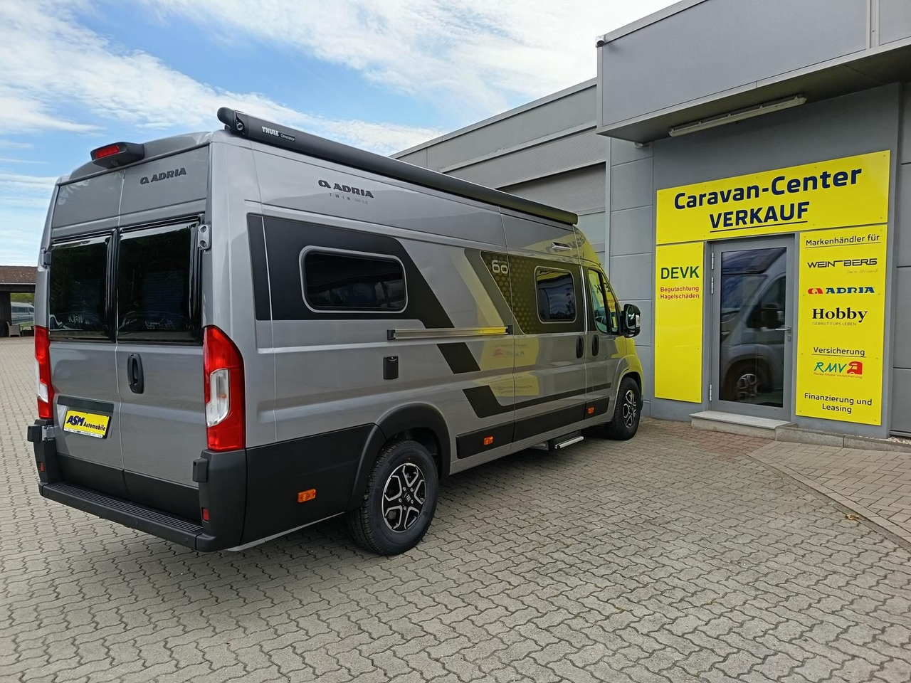 Adria Twin "60Y" 640 SLB 4,25MAXI*JUBILEE*MARKISE*LED - Camper van: billede 4 Adria Twin "60Y" 640 SLB 4,25MAXI*JUBILEE*MARKISE*LED - Camper van: billede 4