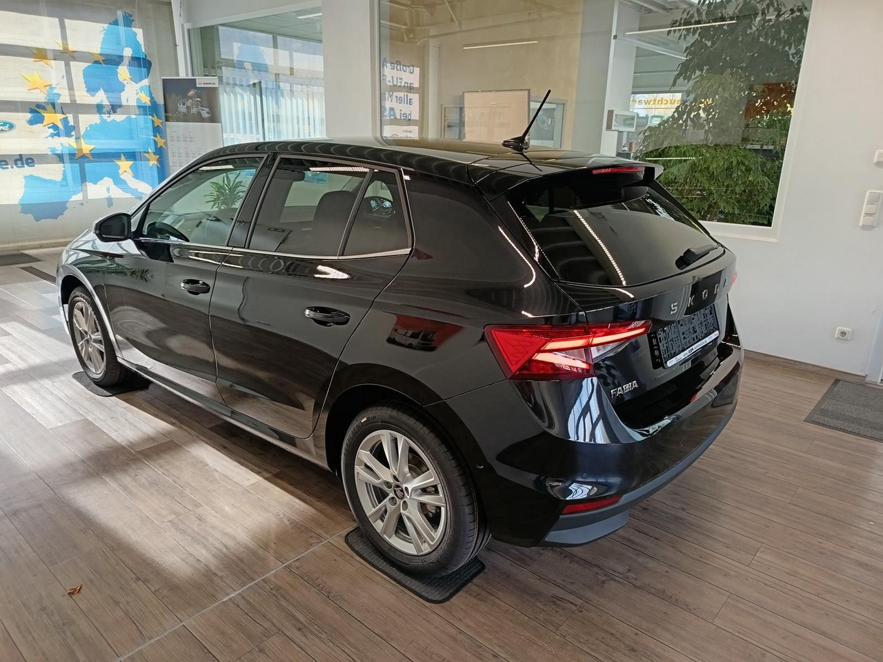 Skoda Fabia 130 Jahre 1,0TSI DSG*AHK-VORBER.*LED*R-KAM - Sedan: billede 4 Skoda Fabia 130 Jahre 1,0TSI DSG*AHK-VORBER.*LED*R-KAM - Sedan: billede 4