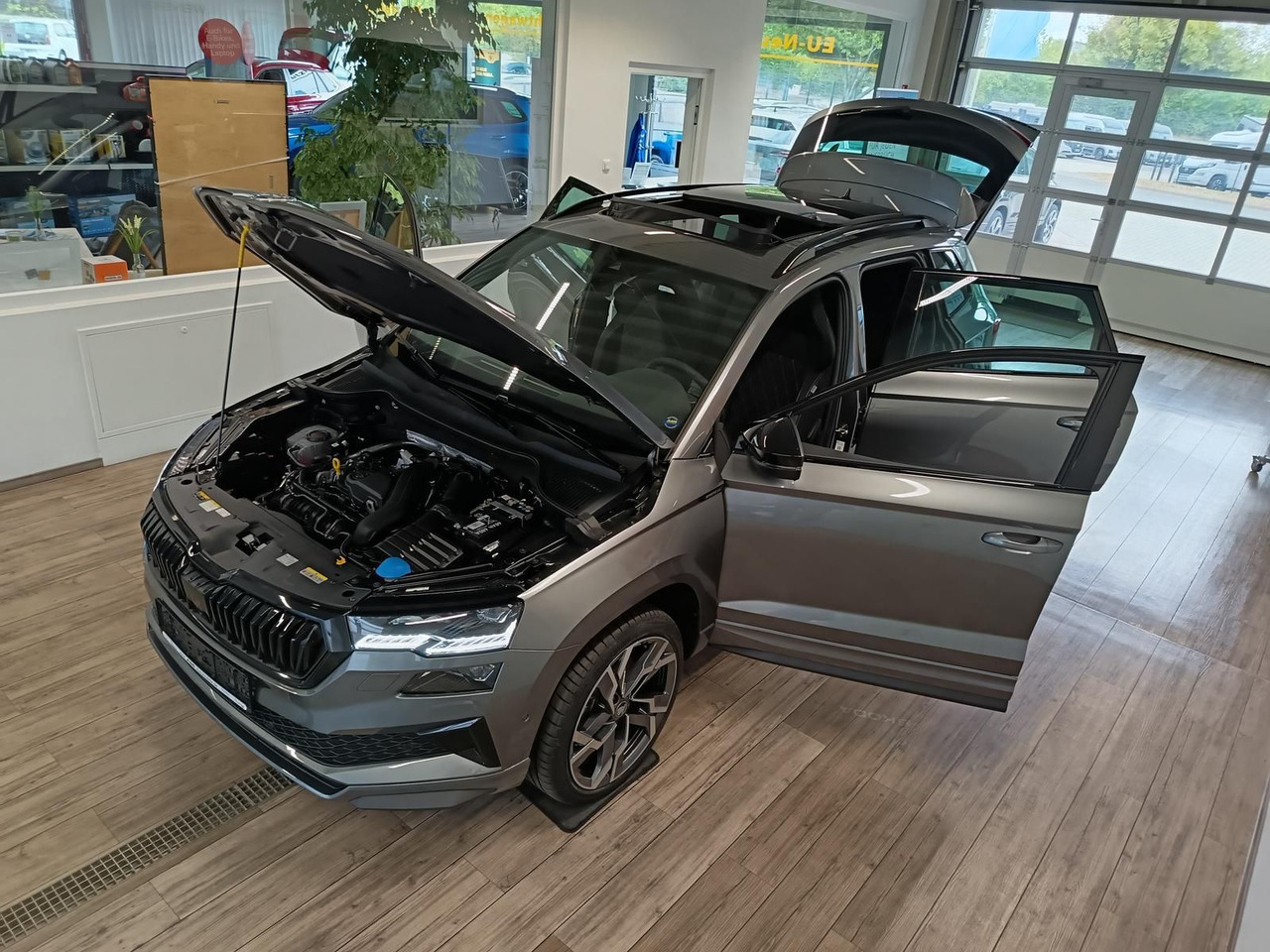 Skoda Karoq Sportline 1,5 TSI DSG*AHK*PSD*STD.HZG*NAVI - SUV: billede 2 Skoda Karoq Sportline 1,5 TSI DSG*AHK*PSD*STD.HZG*NAVI - SUV: billede 2