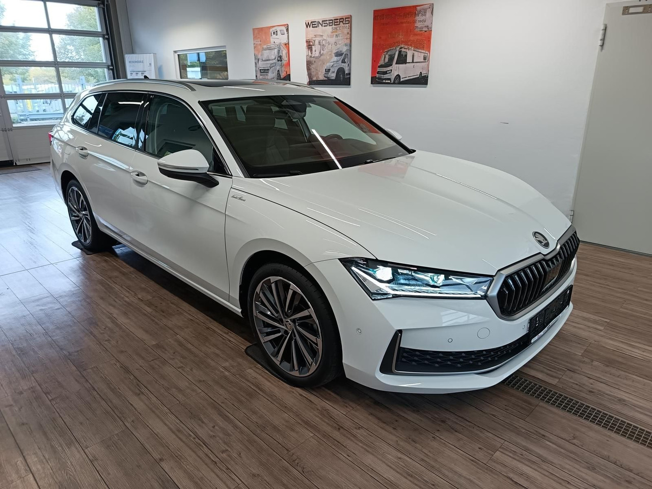 Skoda Superb Combi L&K 2,0TDI 4x4*PSD*STD.HZG*360°*HUD - Stationcar: billede 3 Skoda Superb Combi L&K 2,0TDI 4x4*PSD*STD.HZG*360°*HUD - Stationcar: billede 3