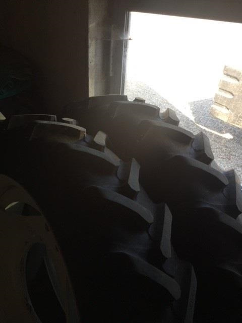 Alliance 270/95R36 Forhjul - New Holland T7 SWB - Dæk for Landbrugsmaskine: billede 3 Alliance 270/95R36 Forhjul - New Holland T7 SWB - Dæk for Landbrugsmaskine: billede 3