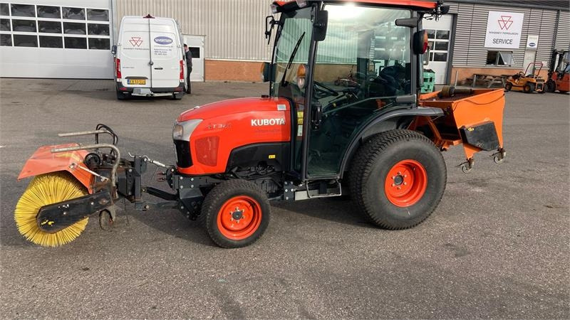 Kubota ST341 inkl. 150 cm kost og udlægger - Kommunal traktor: billede 2 Kubota ST341 inkl. 150 cm kost og udlægger - Kommunal traktor: billede 2