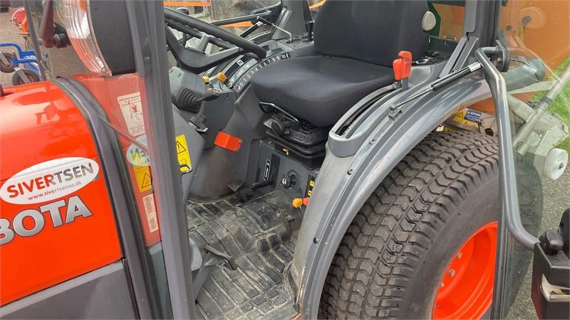 Kubota STW37 Kompakttraktor - Kommunal traktor: billede 4 Kubota STW37 Kompakttraktor - Kommunal traktor: billede 4