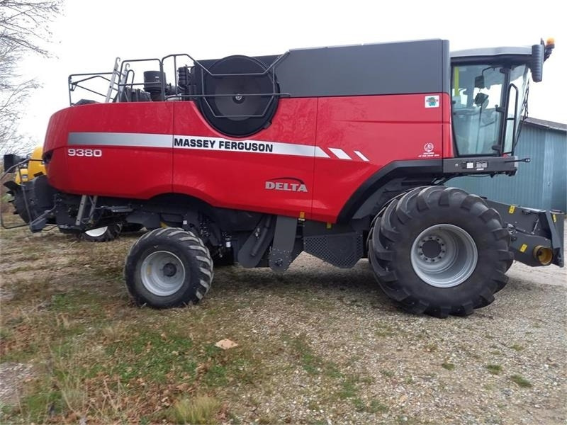 Massey Ferguson 9380 DELTA 35 fods Powerflow - Mejetærsker: billede 4 Massey Ferguson 9380 DELTA 35 fods Powerflow - Mejetærsker: billede 4