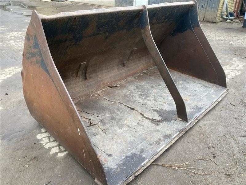 New Holland SKOVL Korn/flisskovl med CNH teleskopophæng - Læsseskovl: billede 2 New Holland SKOVL Korn/flisskovl med CNH teleskopophæng - Læsseskovl: billede 2