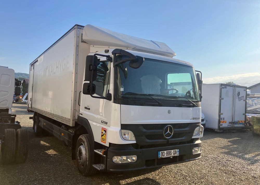 Mercedes-Benz Atego 1218  kurierka kontener - Lastbil varevogn: billede 1 Mercedes-Benz Atego 1218  kurierka kontener - Lastbil varevogn: billede 1