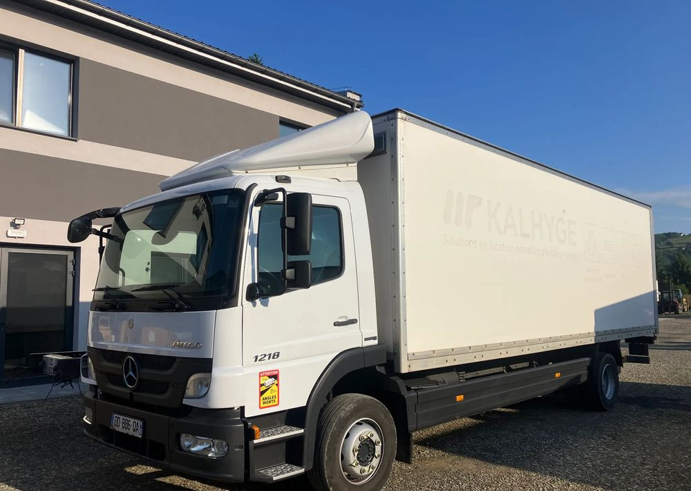 Mercedes-Benz Atego 1218  kurierka kontener - Lastbil varevogn: billede 2 Mercedes-Benz Atego 1218  kurierka kontener - Lastbil varevogn: billede 2