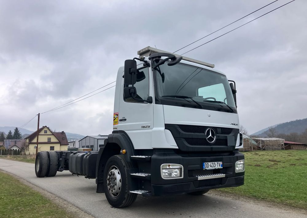 Mercedes-Benz Mercedes Axor 1829  Rama do zabudowy kiper beczka hakowiec laweta - Lastbil chassis: billede 1 Mercedes-Benz Mercedes Axor 1829  Rama do zabudowy kiper beczka hakowiec laweta - Lastbil chassis: billede 1