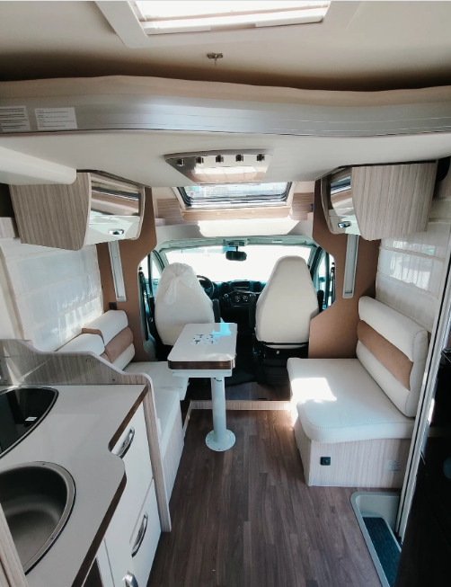 Leje en Elnagh Elnagh T-Loft 532 WINTER Alarm Solar Camera Air Conditioning Truma Diesel E  Awning Remis Retrofitted Elnagh Elnagh T-Loft 532 WINTER Alarm Solar Camera Air Conditioning Truma Diesel E  Awning Remis Retrofitted: billede 9