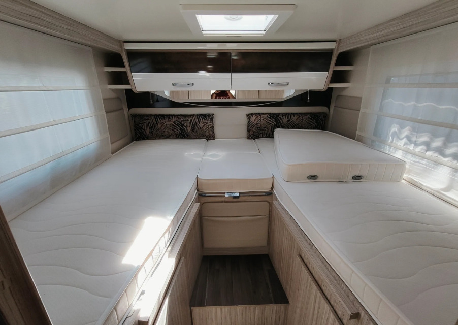 Leje en Elnagh Elnagh T-Loft 532 WINTER Alarm Solar Camera Air Conditioning Truma Diesel E  Awning Remis Retrofitted Elnagh Elnagh T-Loft 532 WINTER Alarm Solar Camera Air Conditioning Truma Diesel E  Awning Remis Retrofitted: billede 19