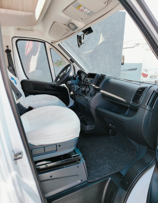 Leje en Elnagh Elnagh T-Loft 532 WINTER Alarm Solar Camera Air Conditioning Truma Diesel E  Awning Remis Retrofitted Elnagh Elnagh T-Loft 532 WINTER Alarm Solar Camera Air Conditioning Truma Diesel E  Awning Remis Retrofitted: billede 7