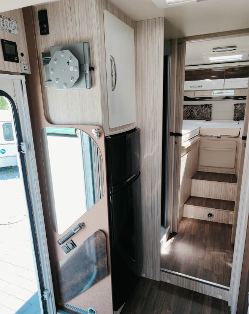 Leje en Elnagh Elnagh T-Loft 532 WINTER Alarm Solar Camera Air Conditioning Truma Diesel E  Awning Remis Retrofitted Elnagh Elnagh T-Loft 532 WINTER Alarm Solar Camera Air Conditioning Truma Diesel E  Awning Remis Retrofitted: billede 12