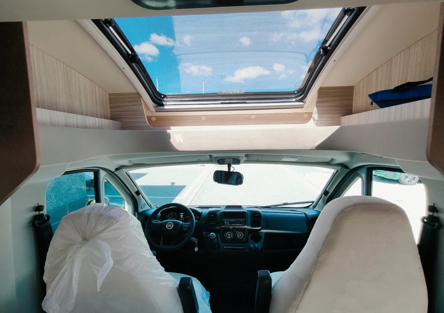 Leje en Elnagh Elnagh T-Loft 532 WINTER Alarm Solar Camera Air Conditioning Truma Diesel E  Awning Remis Retrofitted Elnagh Elnagh T-Loft 532 WINTER Alarm Solar Camera Air Conditioning Truma Diesel E  Awning Remis Retrofitted: billede 22