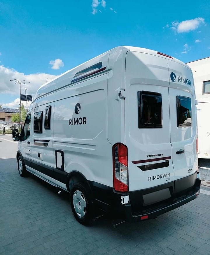 FORD Rimor NEW Ford Van 238 Truma Diesel Roller Shutters Remis AUTOMAT - Camper van: billede 4 FORD Rimor NEW Ford Van 238 Truma Diesel Roller Shutters Remis AUTOMAT - Camper van: billede 4