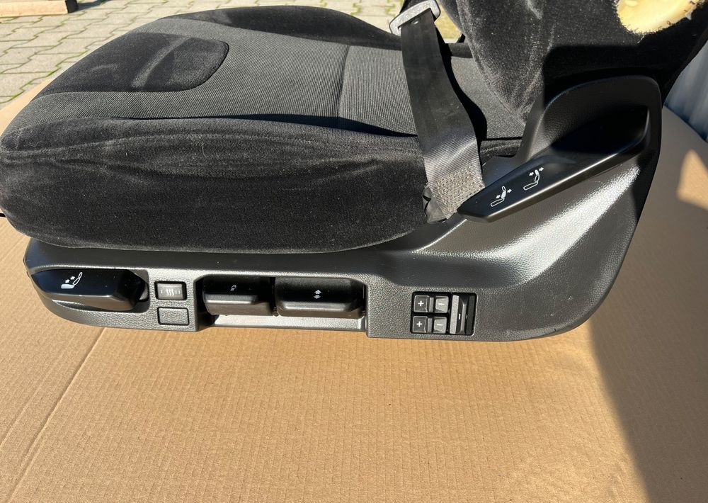 Fotel kierowcy MAN TG3 TGX nowy model siedzenie lewe - Førerhus og interiør for Lastbil: billede 4 Fotel kierowcy MAN TG3 TGX nowy model siedzenie lewe - Førerhus og interiør for Lastbil: billede 4